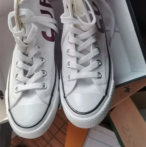 帆布鞋39码，基本全新 感兴趣的话点“我想...