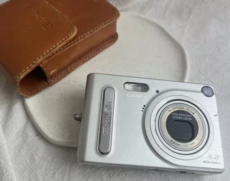 卡西欧z3 银色复古小方块 320万像素，...