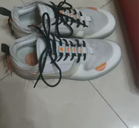 李宁男鞋，月相板鞋，43号，不议价， 感兴...