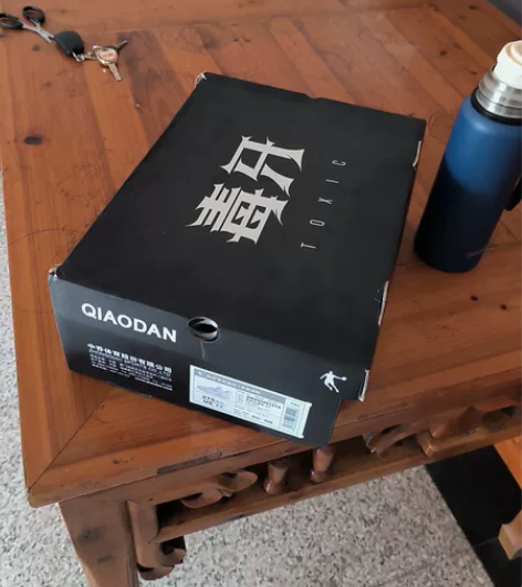 乔丹毒牙porse   43  有原盒 鞋...
