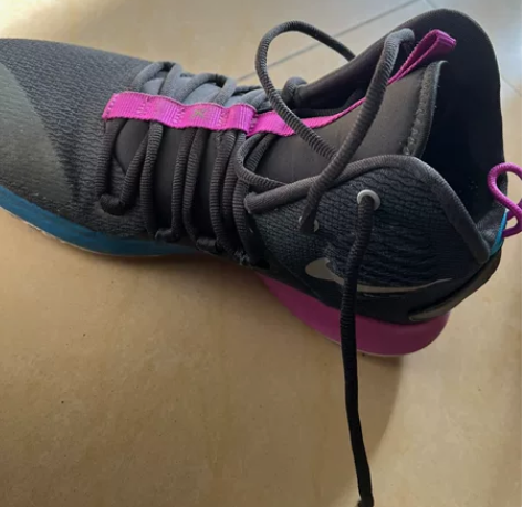 8成新乔丹男款42.5鞋子，商场购买，无小...