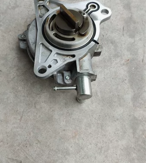 铃木1.4 t真空泵，无胶垫泵是完好的，就...