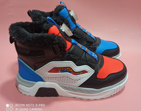 34码全新乔丹儿童族旋纽扣加绒板鞋 鸳鸯款...