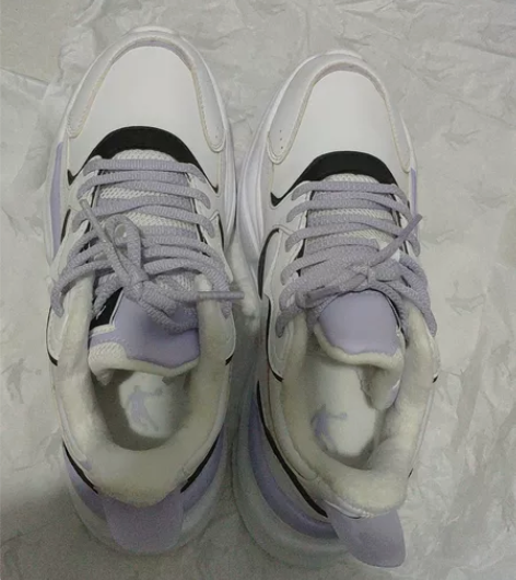 乔丹运动鞋，女士加绒秋冬季运动鞋，全新，仅...