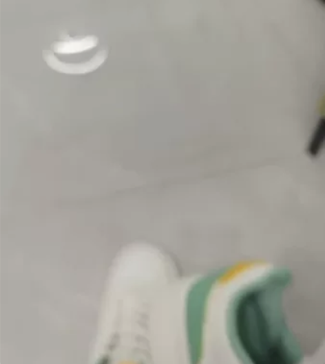 乔丹男鞋，44码，孩子买的时候觉得还行，穿...