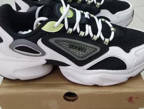 乔丹男款休闲慢跑鞋。实体店断码清货只有42...