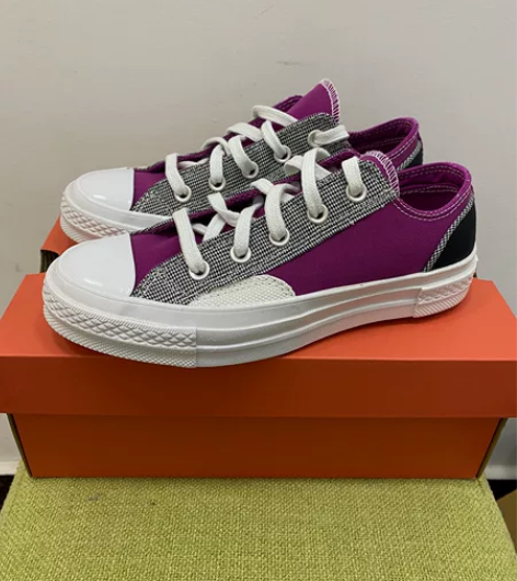 匡威 板鞋 35码 全新原盒 鞋底有试穿痕...