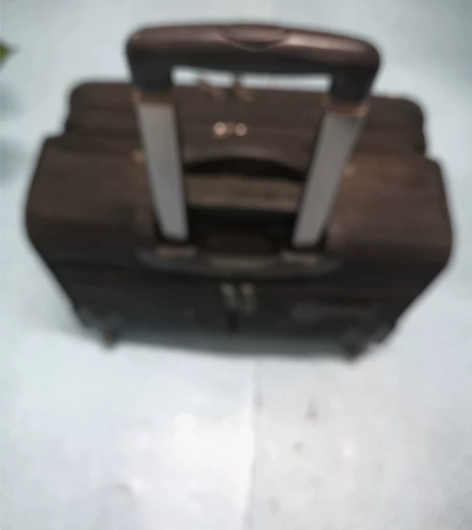 eminent拉杆箱 单位入职发的 原价1...