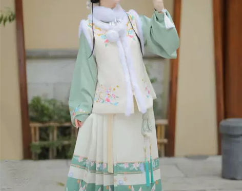 新款原创汉服女明制比甲刺绣马面裙拜年服冬季...
