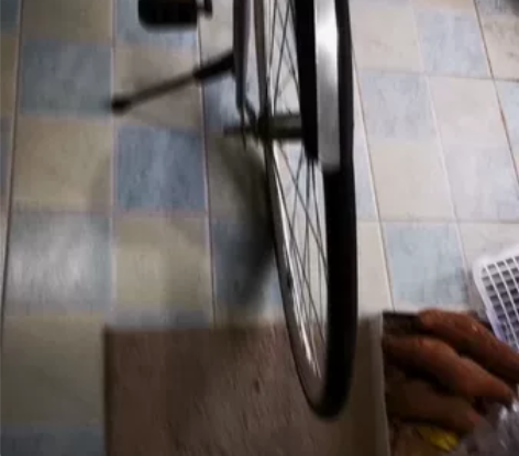 闲置成人山地车，9成新，车况良好，轮胎很新...