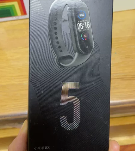 全新小米手环5 石墨黑色型号：XMSH10...