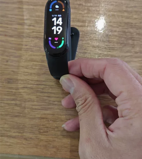 小米手环6 nfc版本，用了不到一个月，原...