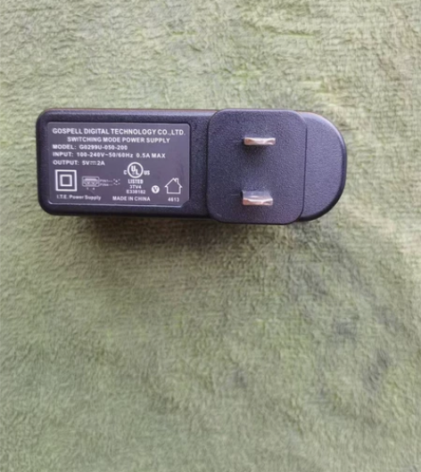 全新 原装USB口5V2A充电头，有七八十...