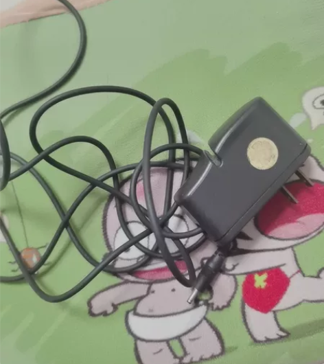 Nokia/诺基亚， 诺基亚8110的充电...