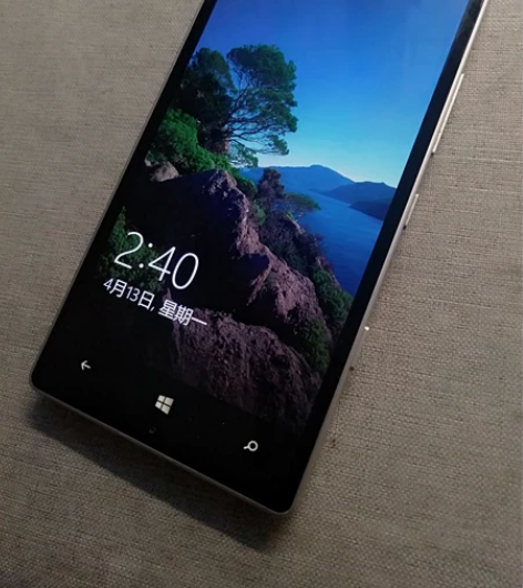 NOKIA Lumia 929手机。win...