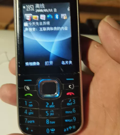 诺基亚古董手机。8成新，全部功能好使！！ ...