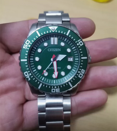 西铁城手表，全自动机械表，日历正常，走时正...