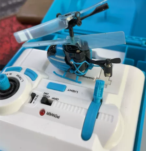 Pico falcon超迷你飞机，飞不起来...