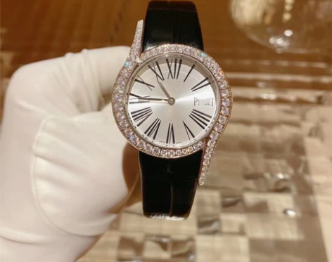 Bo*女士石英手腕表，每颗钻都很大颗，很饱...