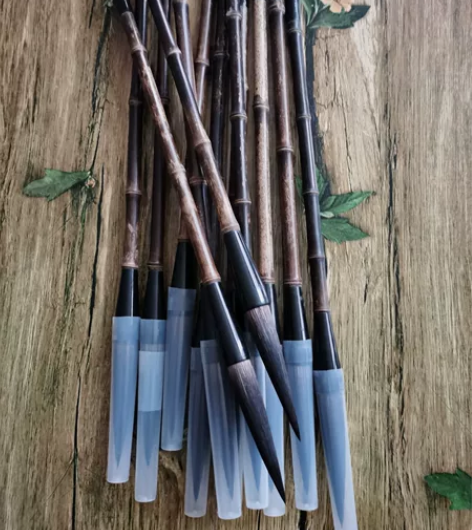 长峰熊毫书画毛笔。 峰长8.5厘米，口径1...