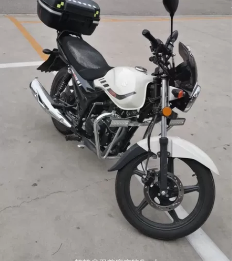 铃木GR150摩托车，17年12月份车，一...