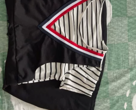 裙长75cm，布料透气舒服，学生裙。 适合...