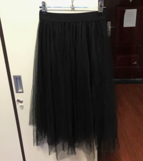 半身裙中长款 一个纱裙 一个比较文艺风的裙...