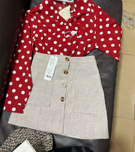 塔丹奴裙子和港风的衬衣超级美一套L码全新可...