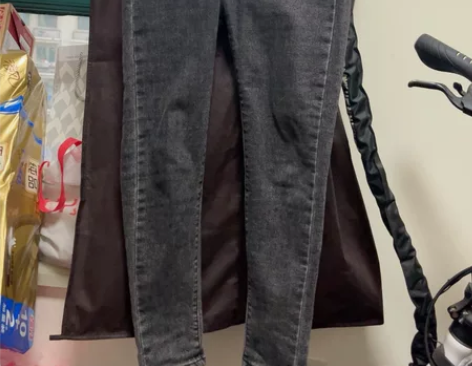 加绒高腰牛仔裤 感兴趣的话点“我想要”和我...