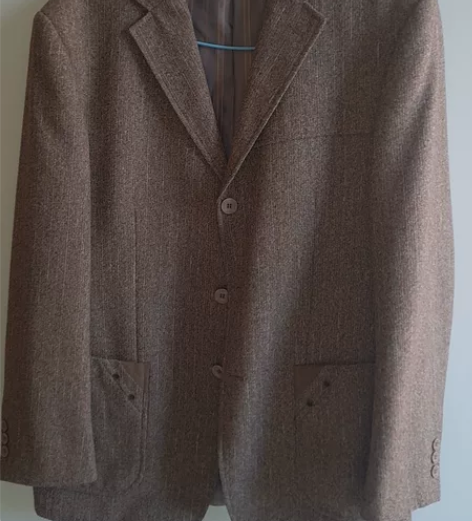 专柜购买男士西装，180码，九成新。 感兴...