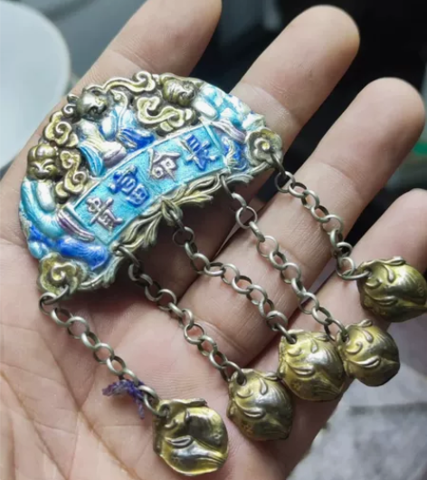 晚清银鎏金加烧蓝工艺挂饰！品相如图！包老，...
