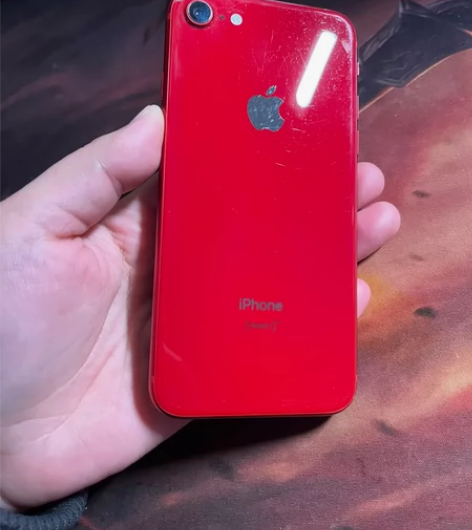 苹果8 国行 64G 外观磕碰、划痕 换过...