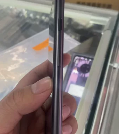 苹果8 64 行货,电池换新,黑色,其他都...