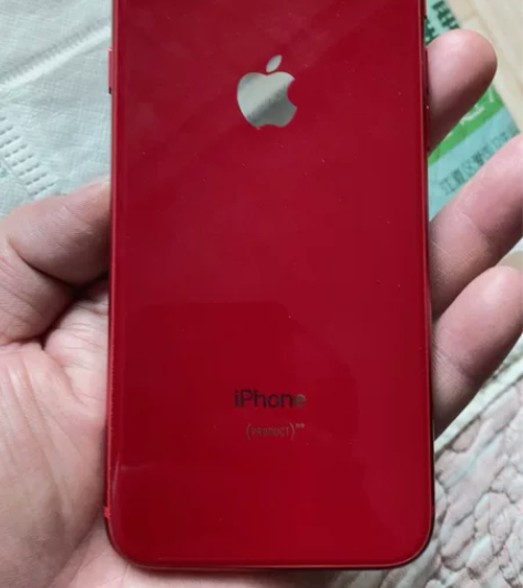 苹果8，美版卡贴机，懂卡贴的来。使用正常。...