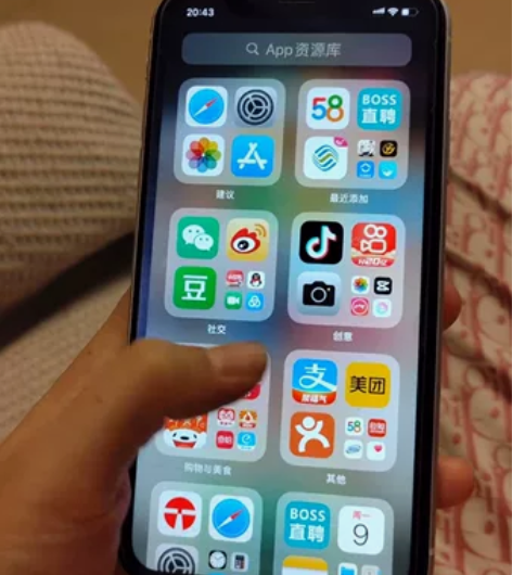 苹果11配置如图，完好无维修，无划痕无破屏...