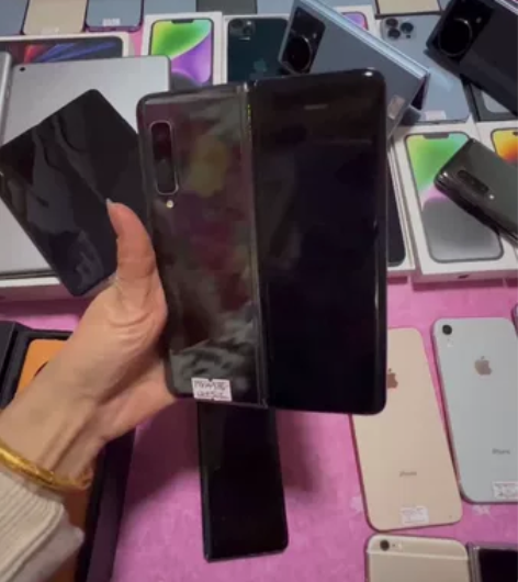 新年福利三星f9000 12512原装成色...