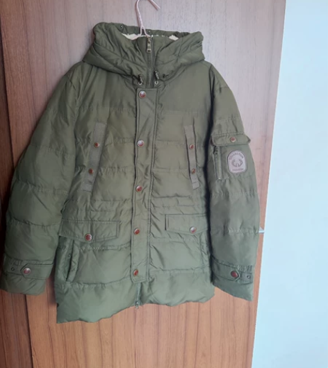 雅鹿L码男士羽绒服，八新左右，可以穿到13...