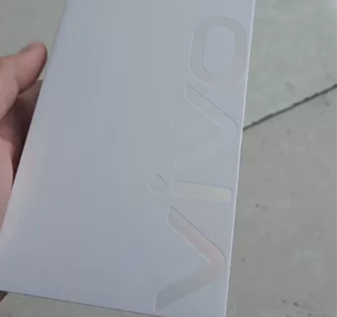 vivo y77e 8+256 外面膜都没...