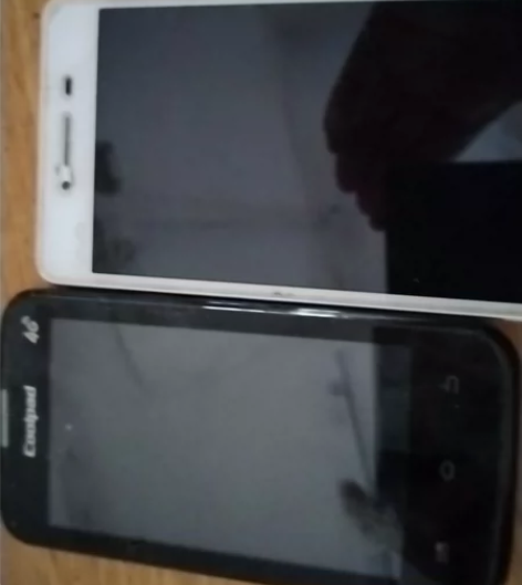 黑色的是联通的 不能开机了 白色的是viv...