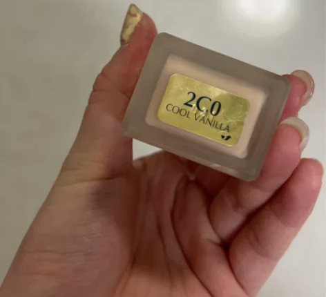 雅诗兰黛DW粉底液2co,余量基本全满,拍...