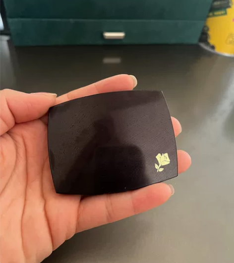 兰蔻修容 18p005 有一点破了，自己看...