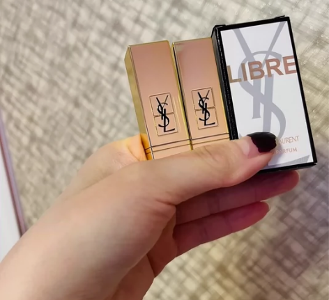 YSL自由之水个性女香7.5ML和口红小样...