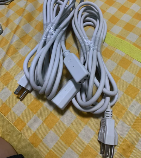 原装苹果电源线,应该是老式苹果电脑用的吧,...