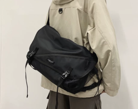 【火拼价】男士工装包斜挎包跨包潮牌原宿机能...