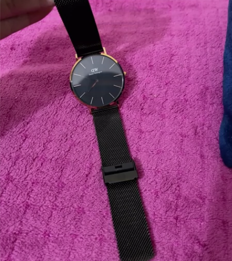 出自用惠灵顿苹果DW手表，99新，就带过几...