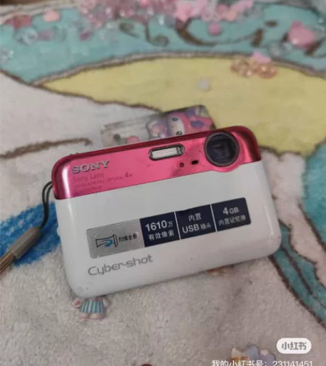 索尼J10，1600万像素，4倍光学变焦，...