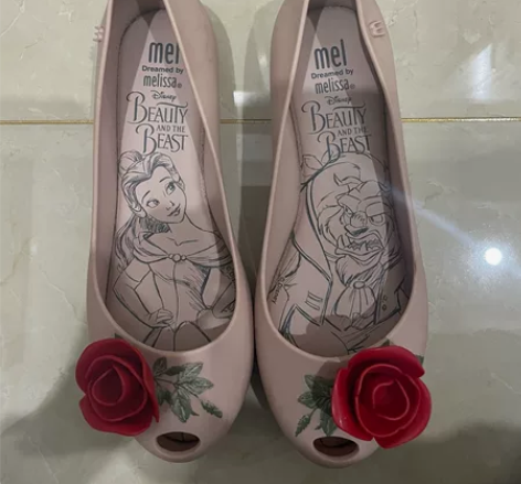 melissa单鞋，非常舒适，现在脚胖了穿...