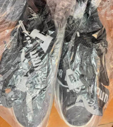 puma 蕾哈娜 蝴蝶结 板鞋 就穿过一次...