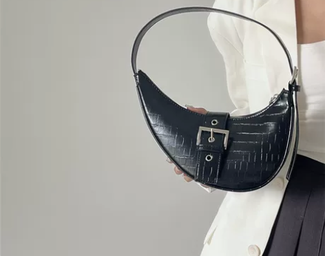 月牙腋下包包女2022新款小众设计锁扣鳄鱼...