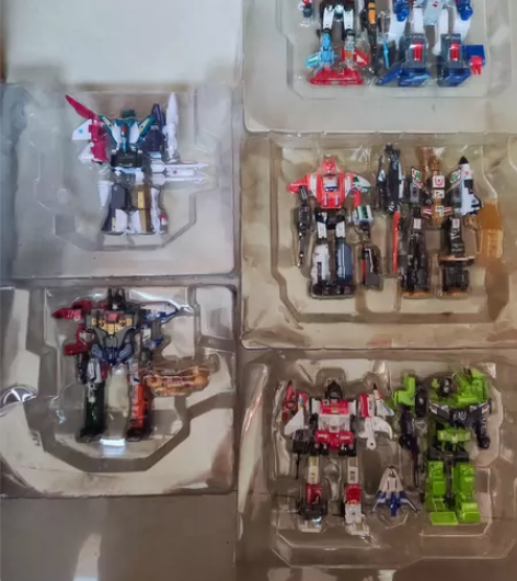 新春特惠级小孩之星老d变形金刚，合体变形金...